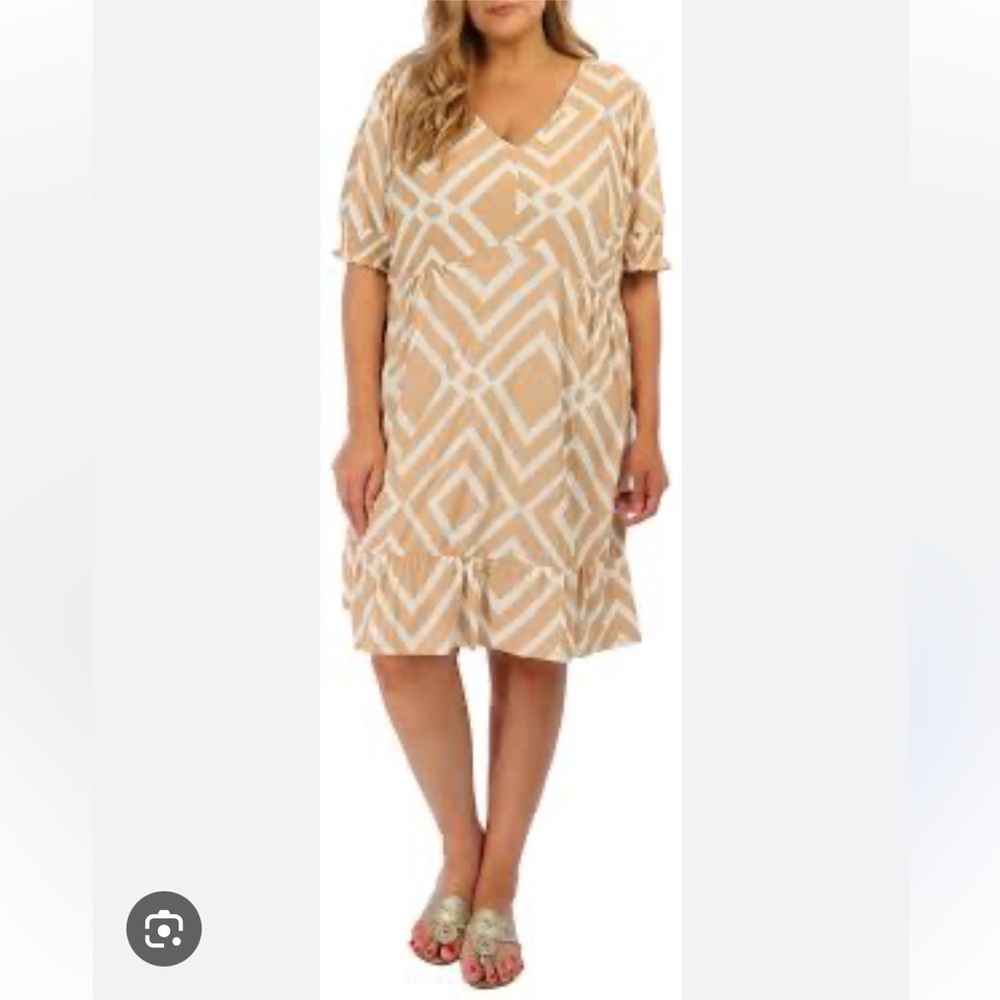 NWT! Luxology Woman’s Mini Beige & White Geo Print Knit Dress Size Large